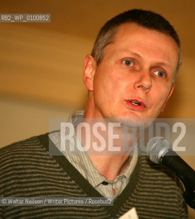 100 Poets, 100 Readings at St Andrews Stanza Poetry Festival 2007.Matt Harvey..Copyright©Walter Neilson/Writer Pictures/Rosebud2