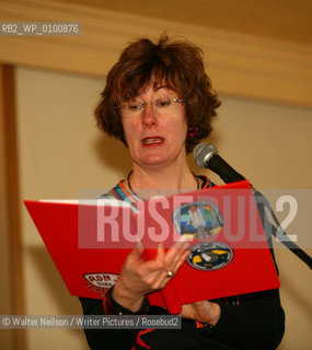 100 Poets, 100 Readings at St Andrews Stanza Poetry Festival 2007.Gwyneth Lewis..Copyright©Walter Neilson/Writer Pictures/Rosebud2