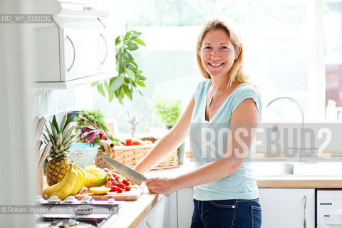 Kate Adams, health writer and founder of the Flat Tummy Club in London, 05/07/2010..copyright©Graham Jepson/Writer Pictures/Rosebud2