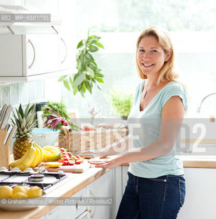 Kate Adams, health writer and founder of the Flat Tummy Club in London, 05/07/2010..copyright©Graham Jepson/Writer Pictures/Rosebud2