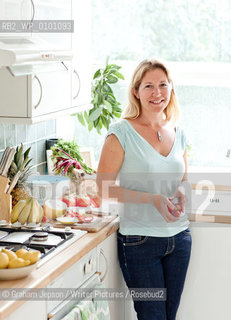 Kate Adams, health writer and founder of the Flat Tummy Club in London, 05/07/2010..copyright©Graham Jepson/Writer Pictures/Rosebud2