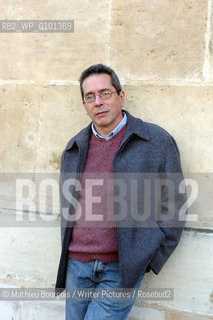 Cesar Aira..copyright©Mathieu Bourgois/Writer Pictures/Rosebud2