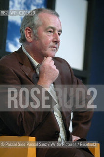 British childrens writer David Almond, author of Skellig and The Fire Eaters at the Edinburgh International Book Festival 2005..Copyright©Pascal Saez.Pascal Saez/Writer Pictures/Rosebud2