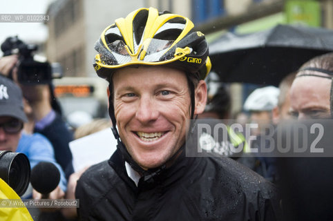 Lance Armstrong cycled in Paisley with around 70 other cyclists after announcing the ride on Twitter..©/Writer Pictures/Rosebud2