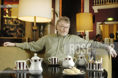 Author Iain Banks, pictured at Edinburghs Balmoral Hotel 15/01/08..copyright©Colin Hattersley/Writer Pictures/Rosebud2