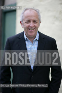 Jeremy Bowen at the Wigtown Book Festival, 2007.copyright©Angus Bremner/Writer Pictures/Rosebud2
