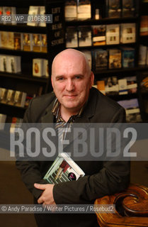 Man Booker Prize 2004.Gerard Woodward..Copyright©Andy Paradise/Writer Pictures/Rosebud2