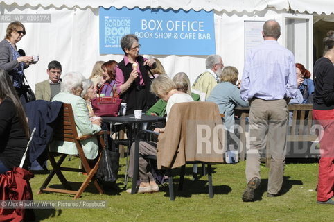 Members of the public at the Borders Book Festival 2010..The festival runs from Thursday 17th June to Sunday 20th June.for further info please go to the website at www.bordersbookfestival.org or contact Nicky Stonehill on 07740 681 560 or nicky@stonehillsalt.co.uk..Copyright©Alex Hewitt/Writer Pictures/Rosebud2