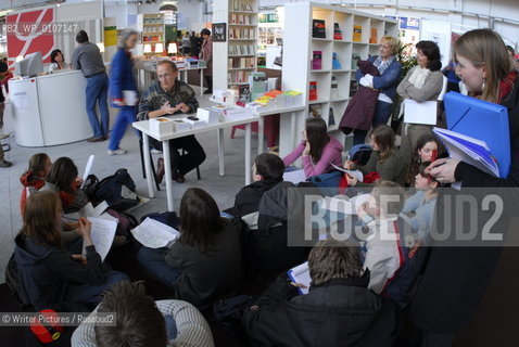 Frank Andriat giving lecture to schools a©Writer Pictures/Rosebud2