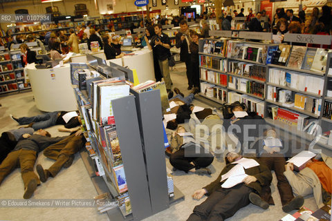 Image ID: .Dying Happening Mille Feuiles.Brussels Bookfair March 2007 ..Copyright©Edouard Smekens/Writer Pictures/Rosebud2
