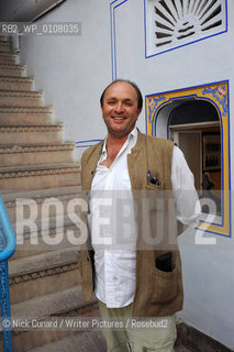 William Dalrymple ..photographed at The DSC Jaipur Literature Festival 2009 billed as Asias Leading Literary Festival at Diggi Palace the old city area of Jaipur,  capital city of Rajastan famed for its picturesque cities and beguiling desert landscapes. A celebration of national and international writers and encompassing a range of activities including film, music and theatre...copyright©Nick Cunard/Writer Pictures/Rosebud2