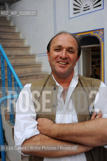William Dalrymple ..photographed at The DSC Jaipur Literature Festival 2009 billed as Asias Leading Literary Festival at Diggi Palace the old city area of Jaipur,  capital city of Rajastan famed for its picturesque cities and beguiling desert landscapes. A celebration of national and international writers and encompassing a range of activities including film, music and theatre...copyright©Nick Cunard/Writer Pictures/Rosebud2