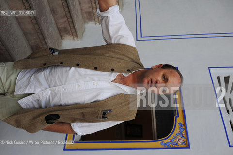 William Dalrymple,  author, at The DSC Jaipur Literature Festival 2009 billed as Asias Leading Literary Festival at Diggi Palace the old city area of Jaipur,  capital city of Rajastan...copyright©Nick Cunard/Writer Pictures/Rosebud2