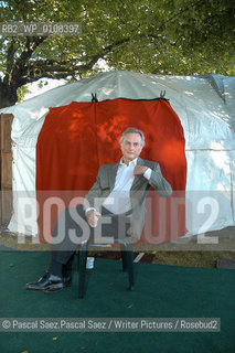 Scientist and writer Richard Dawkins at the Edinburgh International Book Festival 2005..Copyright©Pascal Saez.Pascal Saez/Writer Pictures/Rosebud2