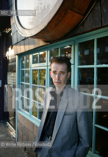 Jeffery Deaver promoting his new book, The Sleeping Doll, at Waterstone©Writer Pictures/Rosebud2