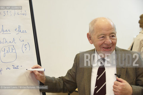 Colin Dexter, Writer and creator of Inspector Morse at Christchurch College at The Oxford Literary Festival 2010..copyright©Geraint Lewis/Writer Pictures/Rosebud2