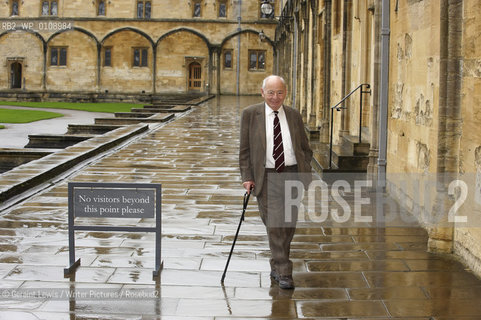 Colin Dexter, Writer and creator of Inspector Morse at Christchurch College at The Oxford Literary Festival 2010..copyright©Geraint Lewis/Writer Pictures/Rosebud2