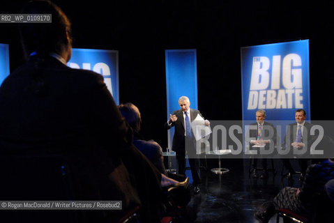 Jonathan Dimbleby hosts the Big Debate, a discussion about the future of primary school teaching for Teachers TV..©Rogan MacDonald/Writer Pictures/Rosebud2