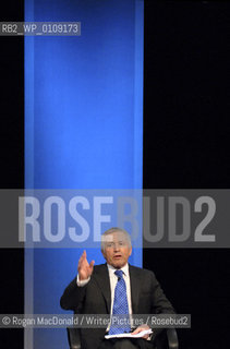 Jonathan Dimbleby hosts the Big Debate, a discussion about the future of primary school teaching for Teachers TV..©Rogan MacDonald/Writer Pictures/Rosebud2