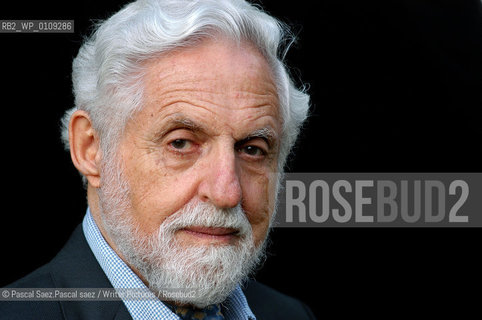 US scientist (inventor of the contraceptive pill), novelist and dramatist Carl Djerassi.at the Edinburgh International Book Festival 2004..Copyright©Pascal Saez.Pascal saez/Writer Pictures/Rosebud2