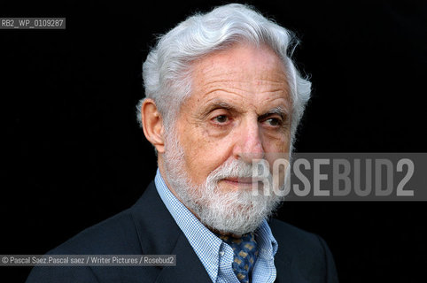 US scientist (inventor of the contraceptive pill), novelist and dramatist Carl Djerassi.at the Edinburgh International Book Festival 2004..Copyright©Pascal Saez.Pascal saez/Writer Pictures/Rosebud2