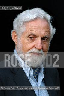 US scientist (inventor of the contraceptive pill), novelist and dramatist Carl Djerassi.at the Edinburgh International Book Festival 2004..Copyright©Pascal Saez.Pascal saez/Writer Pictures/Rosebud2