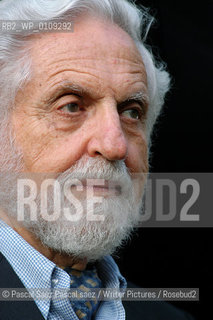 US scientist (inventor of the contraceptive pill), novelist and dramatist Carl Djerassi.at the Edinburgh International Book Festival 2004..Copyright©Pascal Saez.Pascal saez/Writer Pictures/Rosebud2