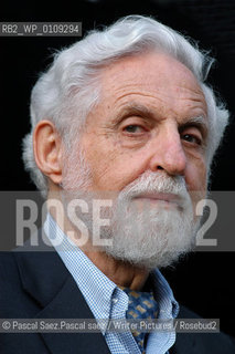 US scientist (inventor of the contraceptive pill), novelist and dramatist Carl Djerassi.at the Edinburgh International Book Festival 2004..Copyright©Pascal Saez.Pascal saez/Writer Pictures/Rosebud2