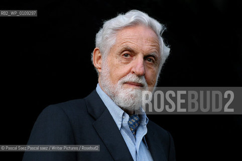 US scientist (inventor of the contraceptive pill), novelist and dramatist Carl Djerassi.at the Edinburgh International Book Festival 2004..Copyright©Pascal Saez.Pascal saez/Writer Pictures/Rosebud2