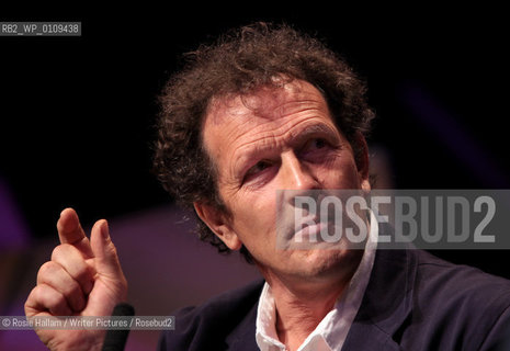 Author, gardener and TV presenter Montagu Don speaking at Hay 2010.  Horticulturalist..Copyright©Rosie Hallam/Writer Pictures/Rosebud2