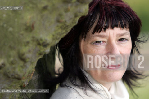 Anne Donovan .Author, pictured in Glasgows Botanical Gardens..22nd April 2008..Copyright©Ian MacNicol/Writer Pictures/Rosebud2