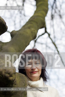 Anne Donovan .Author, pictured in Glasgows Botanical Gardens..22nd April 2008..Copyright©Ian MacNicol/Writer Pictures/Rosebud2