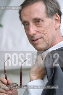 Writer Ariel Dorfman at the Edinburgh International Book Festival 2003..Copyright©Pascal Saez.Pascal Saez/Writer Pictures/Rosebud2