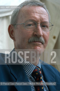 Scottish writer Robert Douglas at the Edinburgh International Book Festival 2004..Copyright©Pascal Saez.Pascal Saez/Writer Pictures/Rosebud2