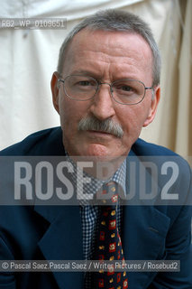 Scottish writer Robert Douglas at the Edinburgh International Book Festival 2004..Copyright©Pascal Saez.Pascal Saez/Writer Pictures/Rosebud2