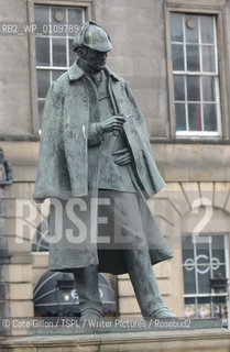  Sherlock Holmes, a statue dedicated to his creator, Sir Arthur Conan Doyle in Edinburgh..copyright©Cate Gillon/TSPL/Writer Pictures/Rosebud2