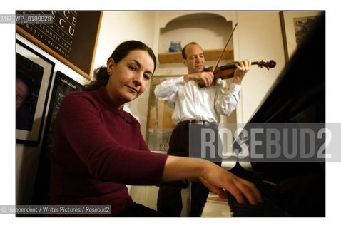 Jessica Duchen, music journalist and author with her husband Thomas Eisner. .copyright©Independent/Writer Pictures/Rosebud2