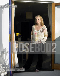 Stella Duffy,Writer ,actress and female comic. CREDIT Geraint Lewis
©Writer Pictures/Rosebud2
