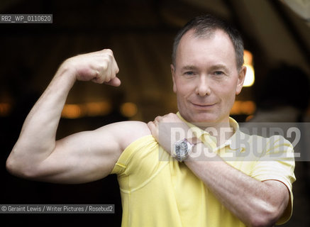 Tony Parsons at the Edinburgh Book Festival 2008....copyright©Geraint Lewis/Writer Pictures/Rosebud2
