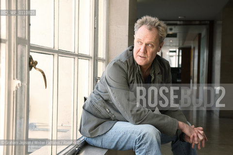 Charles Elton, author photographed at Penguin HQ in London.  .copyright©Graham Jepson/Writer Pictures/Rosebud2