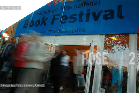 Visitors by the entrance of the Edinburgh International Book Festival, in Charlotte Square Gradens, Edinburgh...Copyright©Pascal Saez/Writer Pictures/Rosebud2