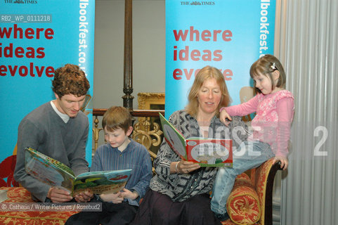 14 June 2007 - Edinburgh, Signet Library - Launch of the Edinburgh International Book Festival 2007..©.Catherin/Writer Pictures/Rosebud2