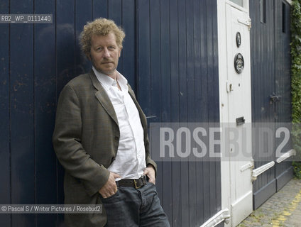 27 August 2005-Edinburgh, UK- British writer Sebastian Faulks, author of novels like Birdsong and Human Traces.at the Edinburgh International Book Festival..Copyright©Pascal S/Writer Pictures/Rosebud2