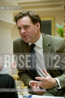 Historian NIALL FERGUSON at the Landmanrk Hotel,Marylebone today..©Photo:Jam/Writer Pictures/Rosebud2