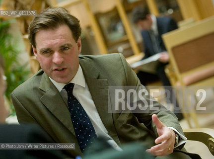 Historian NIALL FERGUSON at the Landmanrk Hotel,Marylebone today..©Photo:Jam/Writer Pictures/Rosebud2