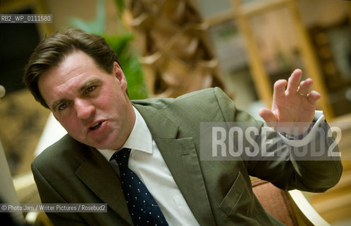 Historian NIALL FERGUSON at the Landmanrk Hotel,Marylebone today..©Photo:Jam/Writer Pictures/Rosebud2