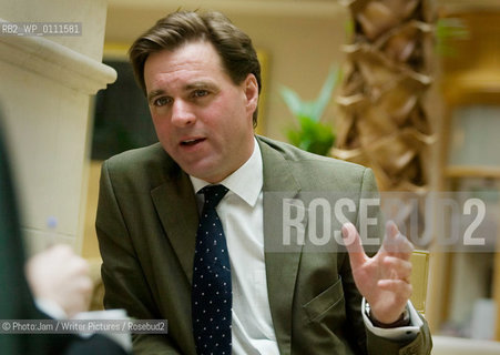 Historian NIALL FERGUSON at the Landmanrk Hotel,Marylebone today..©Photo:Jam/Writer Pictures/Rosebud2
