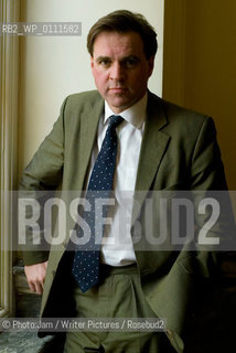 Historian NIALL FERGUSON at the Landmanrk Hotel,Marylebone today..©Photo:Jam/Writer Pictures/Rosebud2