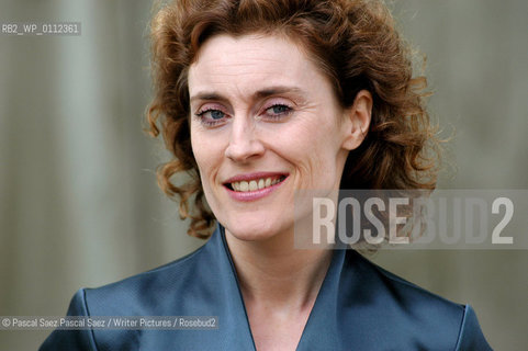 Writer Natasha Fraser-Cavassoni, European editor of Harpers Bazaar, and author of Sam Spiegel: The Biography of a Hollywood Legend.at the Edinburgh International Book Festival 2003.                                                 .copyright©Pascal Saez.Pascal Saez/Writer Pictures/Rosebud2