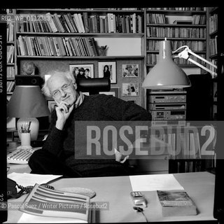 Writer Michael Frayn at the Edinburgh International Book Festival 2007. ..Copyright©Pascal Saez/Writer Pictures/Rosebud2